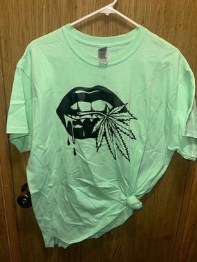 Custom Mint Graphic Tee with Dripping Lips & Leaf Design